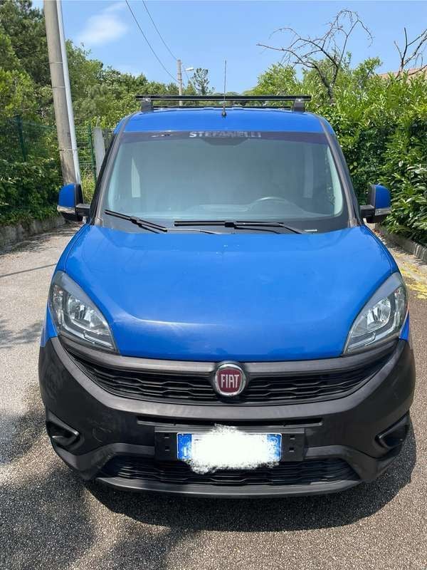 Blu/azzurro Usata 2018 Fiat Doblò Monovolume | 7200 € (Super prezzo) - Immagine 1/4