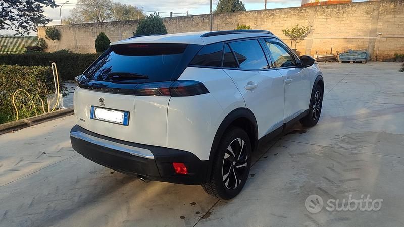 Usata Peugeot 2008 Allure 131 CV (96 kW) 2022 Bianco SUV