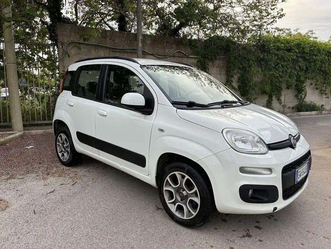 Käytetty Fiat Panda Lounge 80 HP (58 kW) 2014 Viistoperä