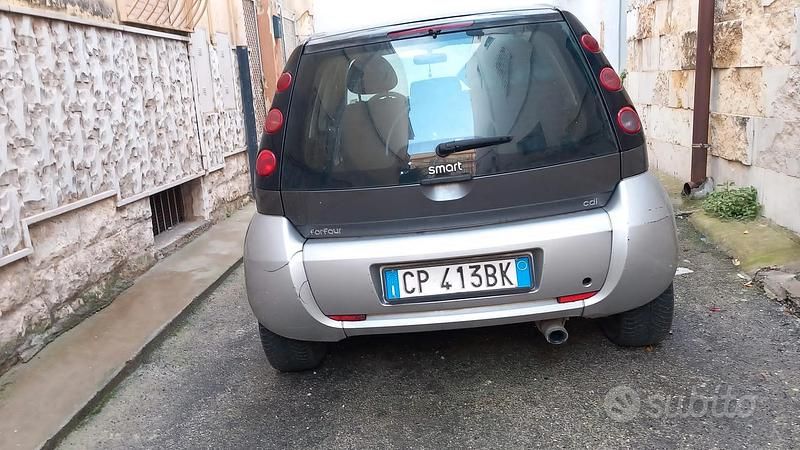 Grigio Usata 2007 Smart ForFour Utilitaria | 800 € (Buon prezzo) - Immagine 1/4