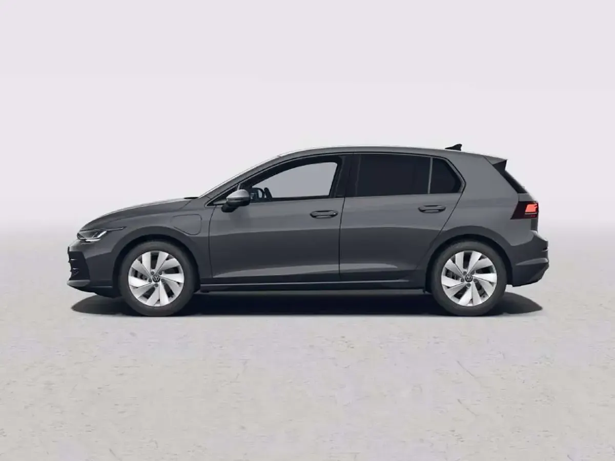 Nuova VW Golf VIII Edition 150 CV (110 kW) 2026 Dolphin grey metallizzato Berlina