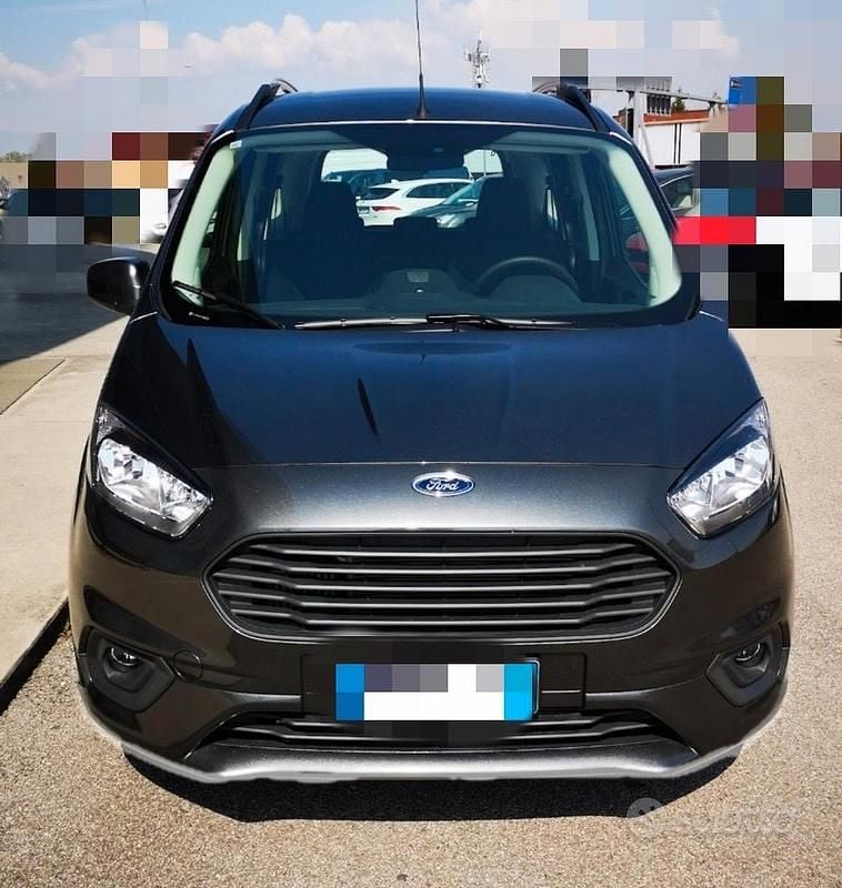 Usata Ford Tourneo Courier 100 CV (73 kW) 2019 Grigio Monovolume
