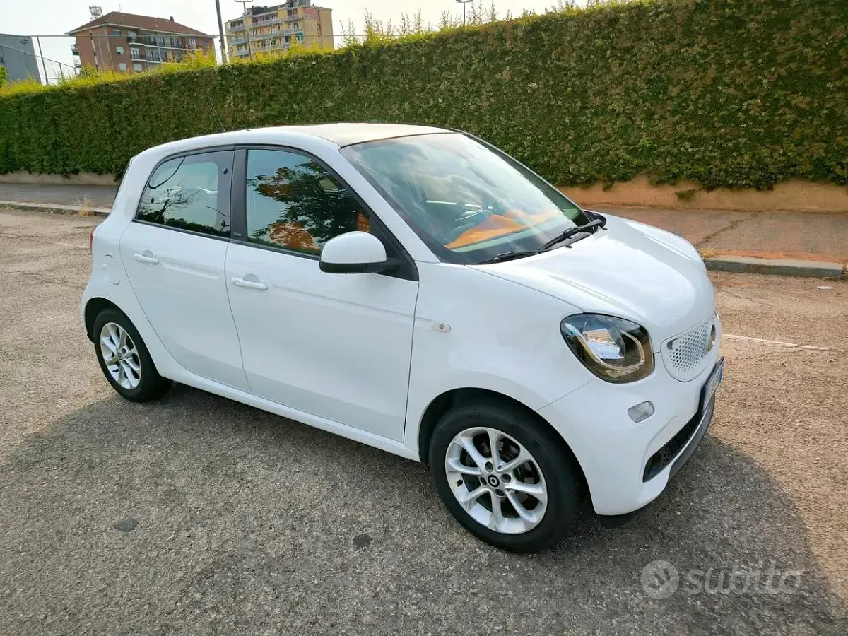 Usata Smart ForFour Passion 71 CV (52 kW) 2015 Bianco Utilitaria