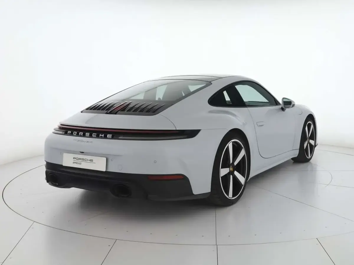 Usata Porsche 911 Carrera 400 CV (294 kW) 2024 Grigio ghiaccio metallizzato Coupé