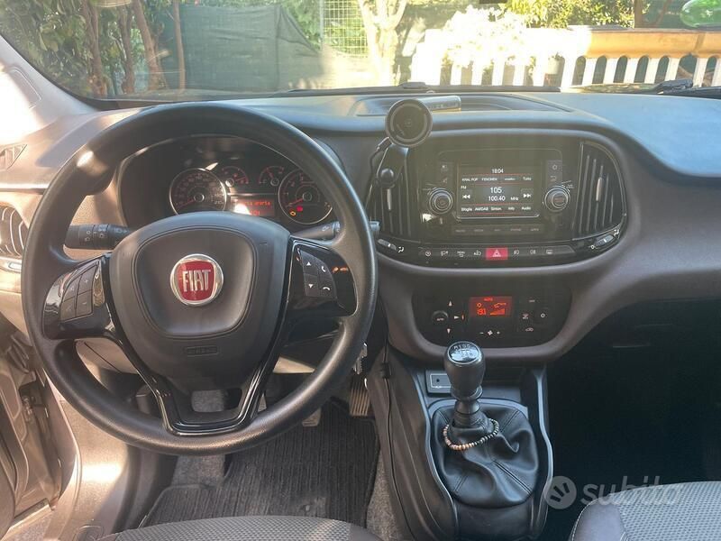 Usata Fiat Doblò Trekking 120 CV (88 kW) 2016 Grigio Monovolume