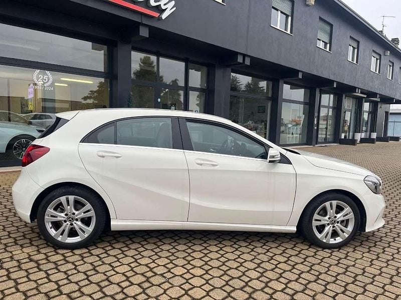 Usata Mercedes A180 109 CV (80 kW) 2016 Bianco Berlina