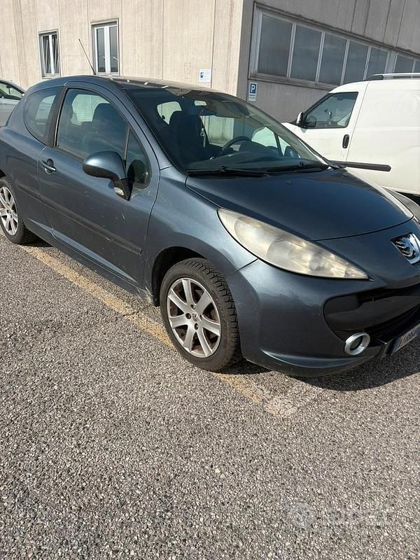 Usata Peugeot 207 90 CV (66 kW) 2007 Utilitaria
