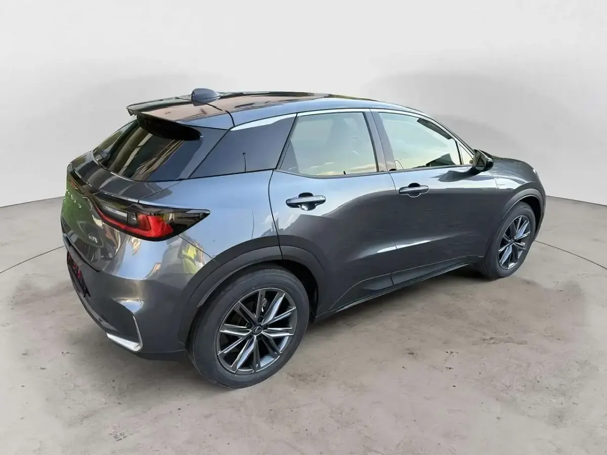 Nuova Lexus LBX 136 CV (100 kW) 2026 Grigio SUV