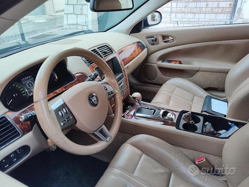 Usata Jaguar XK 258 CV (189 kW) 2009 Grigio Coupé