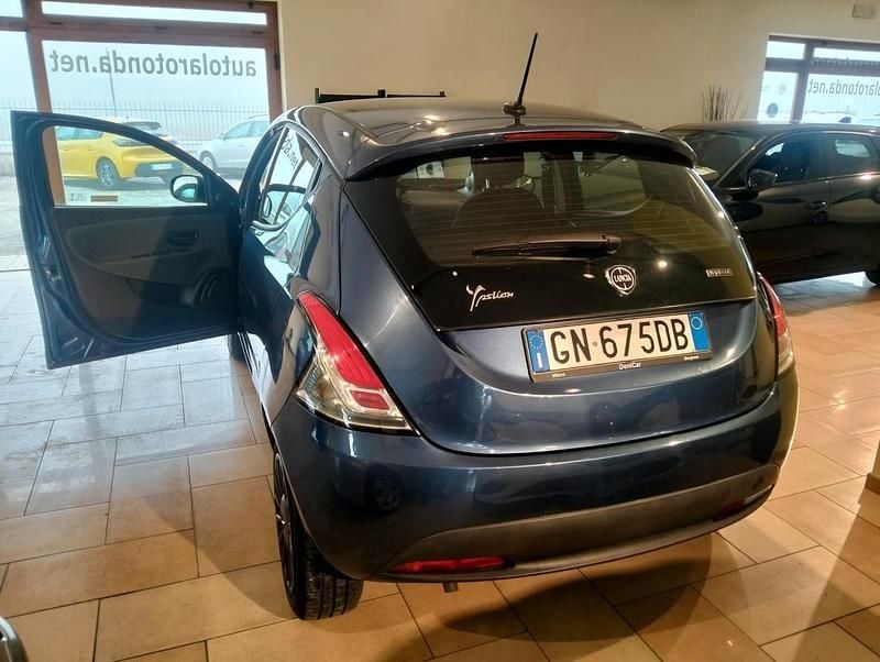 Usata Lancia Ypsilon Silver 69 CV (50 kW) 2023 Blu Utilitaria