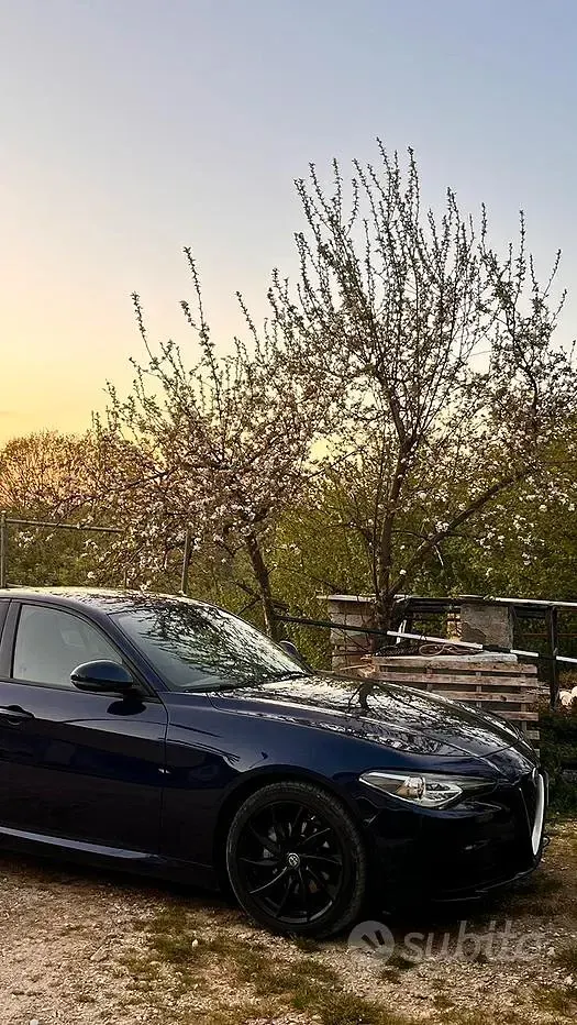 Usata Alfa Romeo Giulia Executive 150 CV (110 kW) 2018 Blu Berlina