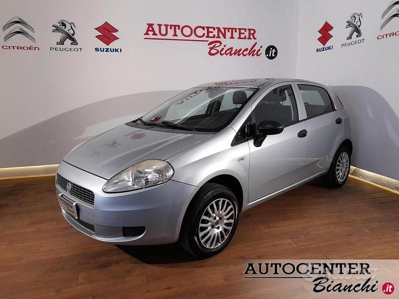 Usata Fiat Grande Punto Active 77 CV (56 kW) 2009 Grigio Utilitaria