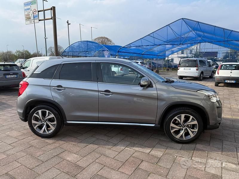 Usata Citroën C4 114 CV (83 kW) 2018 Grigio SUV