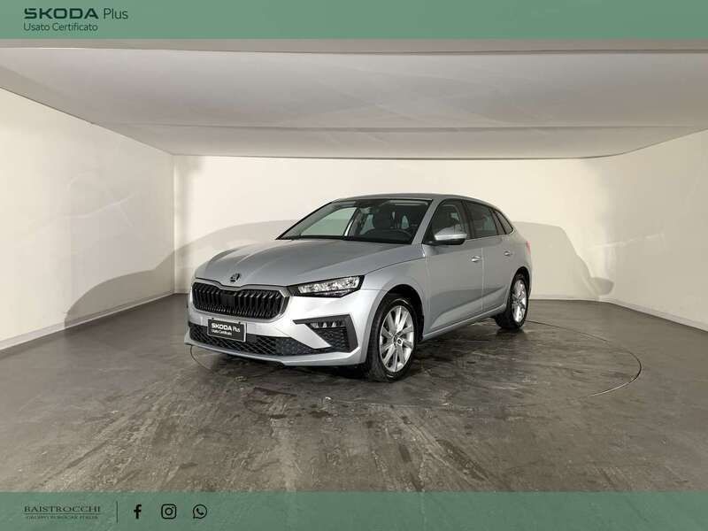Argento brillante metallizzato Usata 2024 Skoda Scala Selection Due volumi | 18.900 € (Ottimo prezzo) - Immagine 1/4