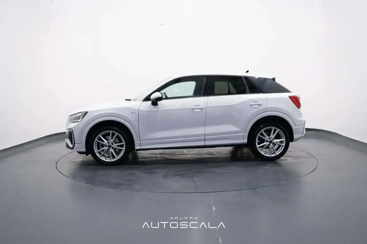 Usata Audi Q2 S-Line 150 CV (110 kW) 2024 Bianco ghiacciaio SUV
