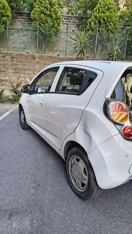 Usata Chevrolet Spark LS 68 CV (50 kW) 2011 Bianco Utilitaria