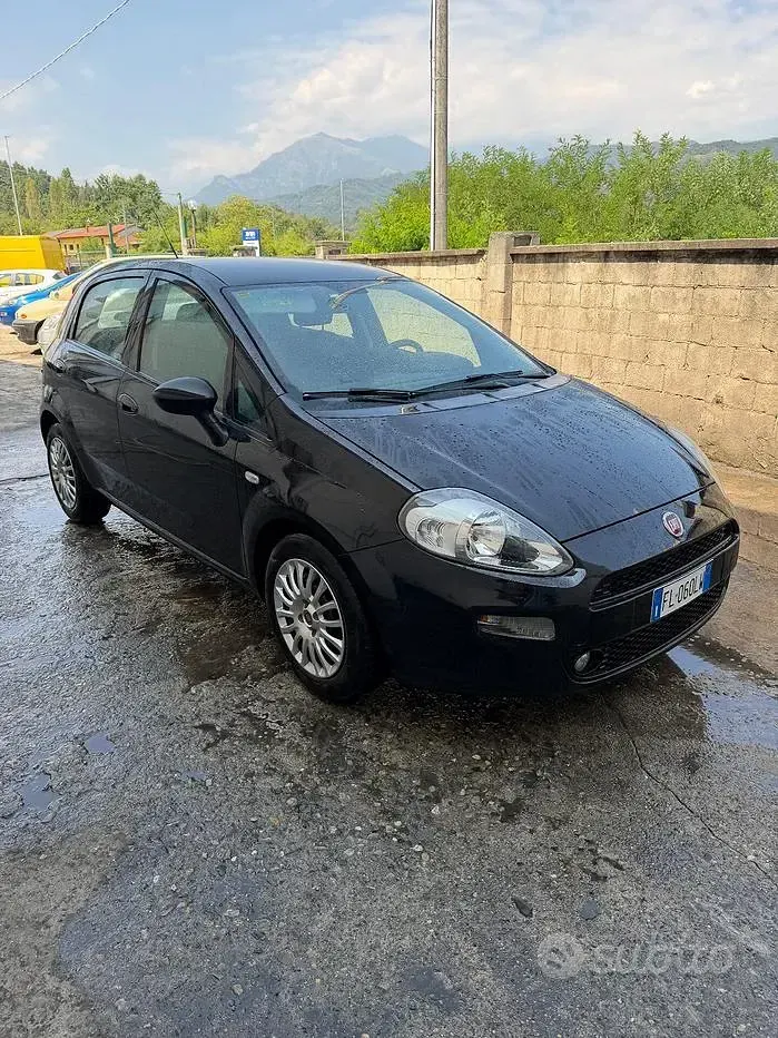 Usata Fiat Punto Street 95 CV (69 kW) 2017 Nero Utilitaria