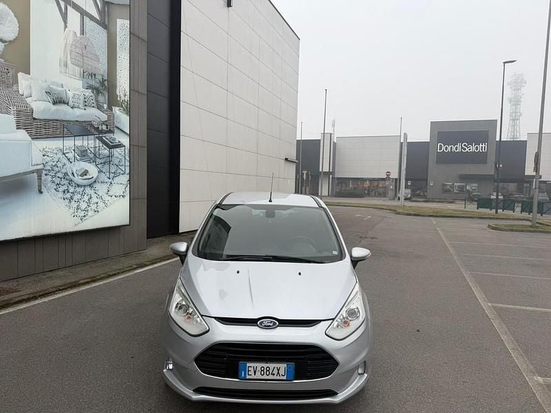Usado Ford B-MAX Individual 95 CV (69 kW) 2014 Plateado Monovolumen