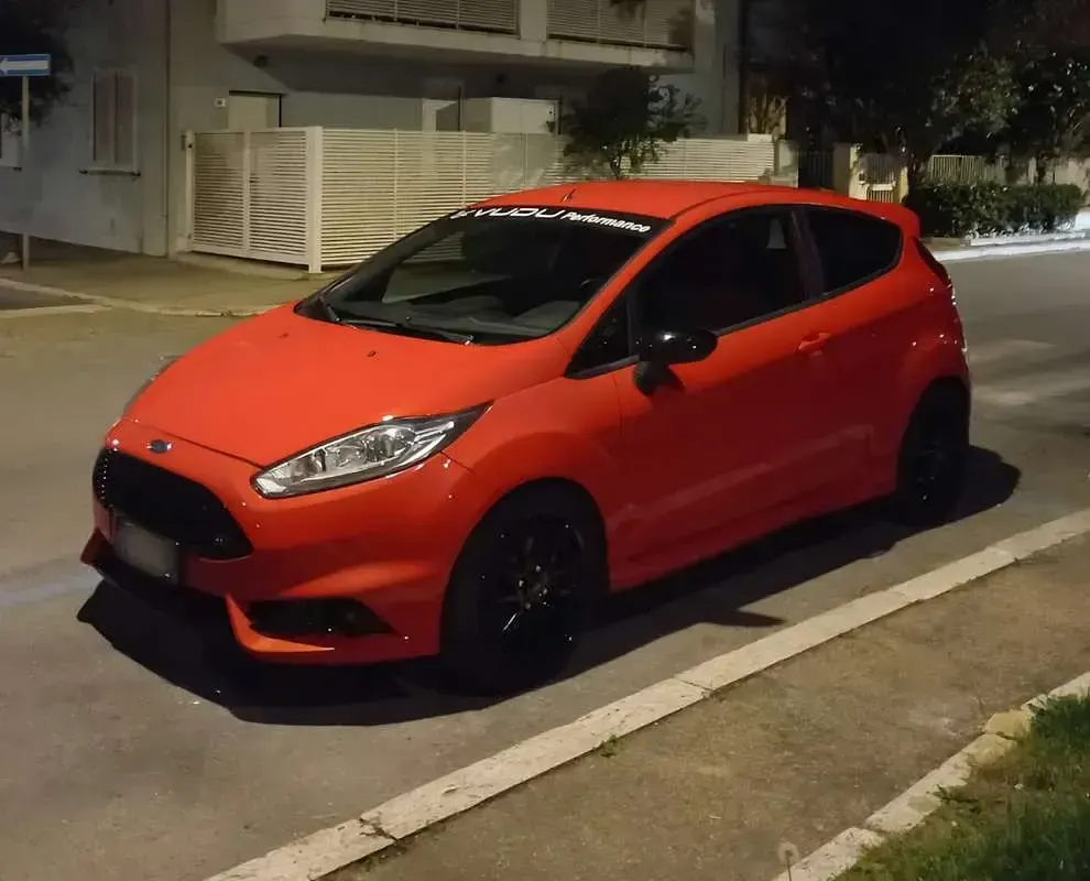 Usata Ford Fiesta ST 182 CV (133 kW) 2016 Rosso Berlina