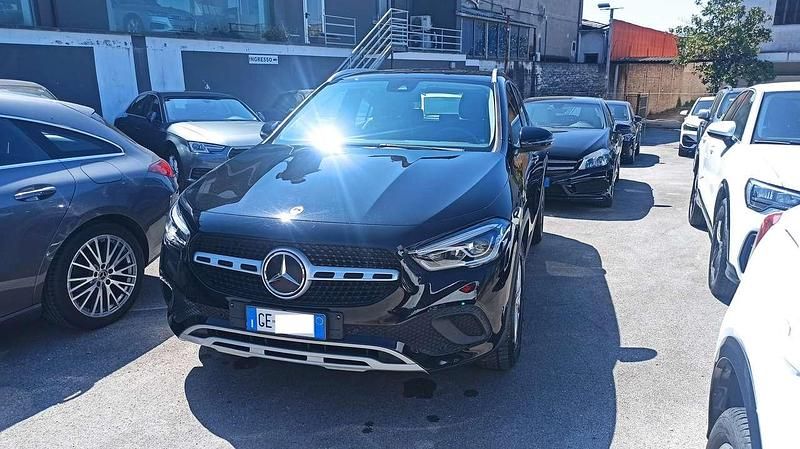 Usata Mercedes GLA180 Executive 116 CV (85 kW) 2021 Nero SUV