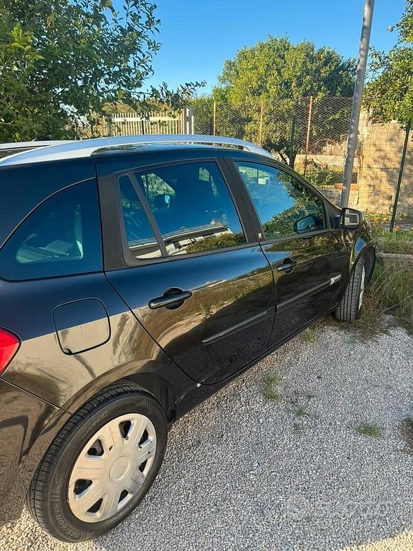 Usata Renault Clio II 78 CV (57 kW) 2008 Nero Berlina