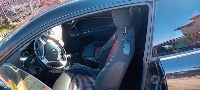 Second-hand Alfa Romeo MiTo 120 CP (88 kW) 2010 Negru Hatchback