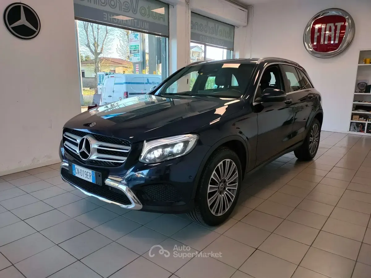 Usata Mercedes GLC250 Exclusive 204 CV (150 kW) 2018 Blu/azzurro SUV
