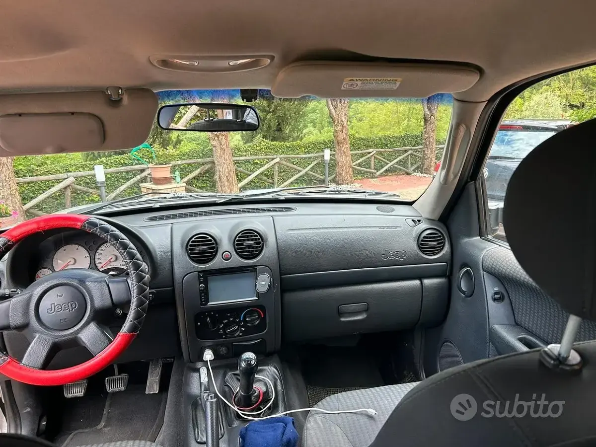 Usata Jeep Cherokee 143 CV (105 kW) 2003 SUV