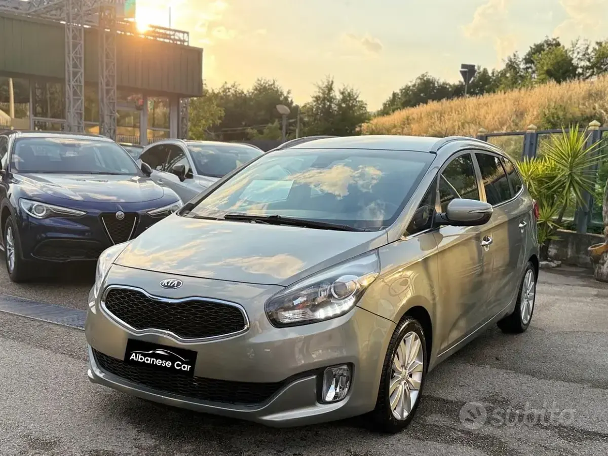 Usata Kia Carens 115 CV (84 kW) 2015 Marrone Monovolume