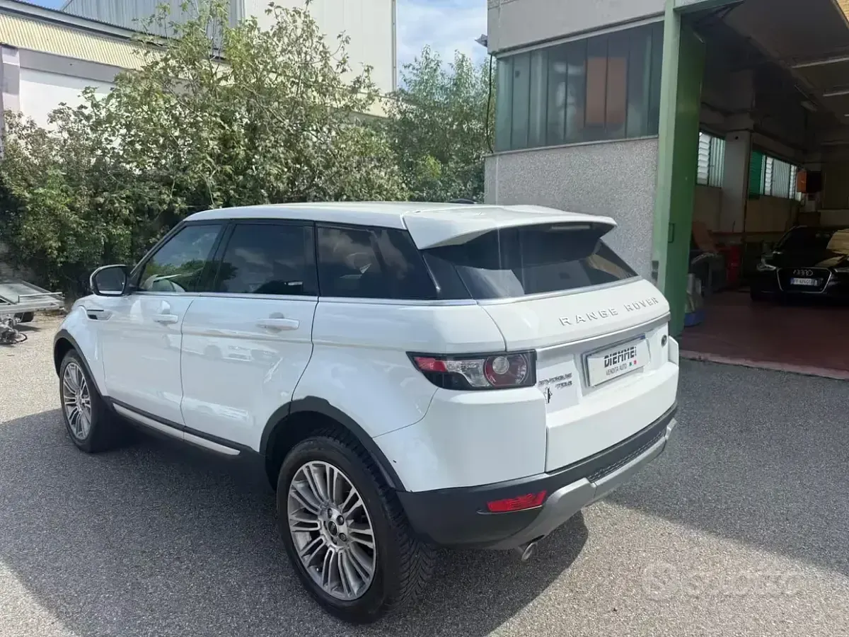 Usata Land Rover Range Rover evoque Dynamic 150 CV (110 kW) 2012 Bianco SUV