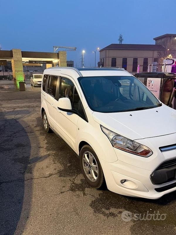 Usata Ford Tourneo Connect 115 CV (84 kW) 2015 Bianco Monovolume