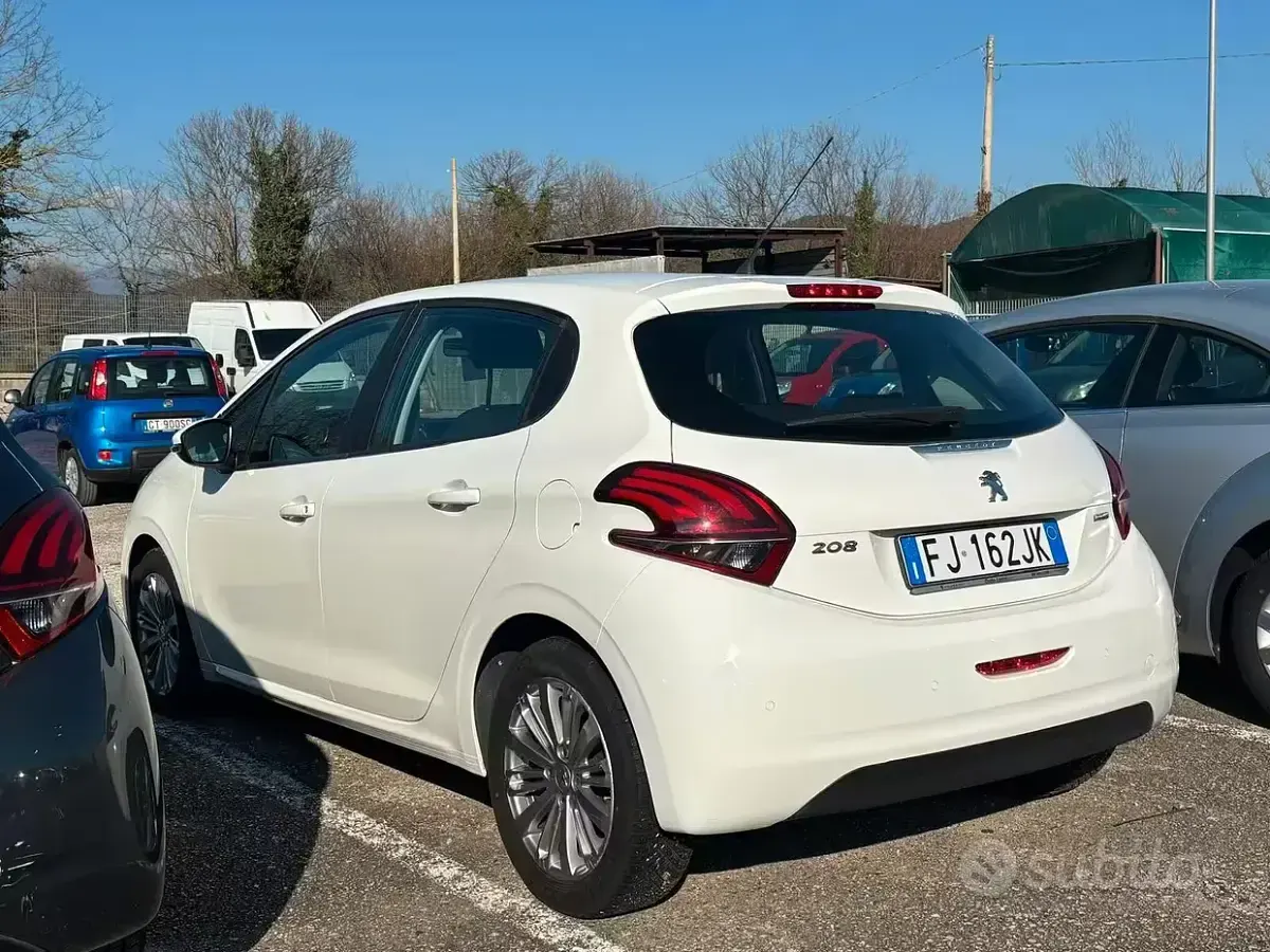 Usata Peugeot 208 Allure 82 CV (60 kW) 2017 Bianco Utilitaria