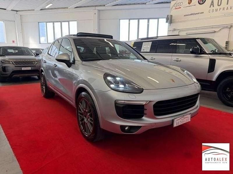 Usata Porsche Cayenne Platinum Edition 250 CV (183 kW) 2018 Argento SUV