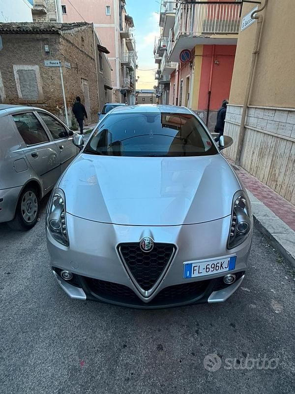 Usata Alfa Romeo Giulietta 120 CV (88 kW) 2017 Grigio Utilitaria