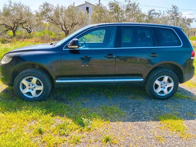 Usata VW Touareg 174 CV (127 kW) 2008 Nero SUV