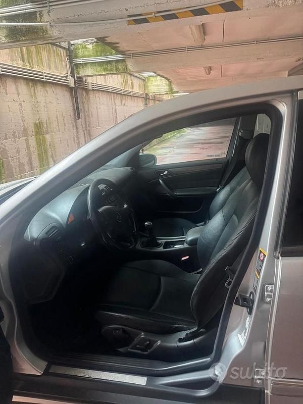 Usata Mercedes C220 125 CV (91 kW) 2005 Grigio Berlina