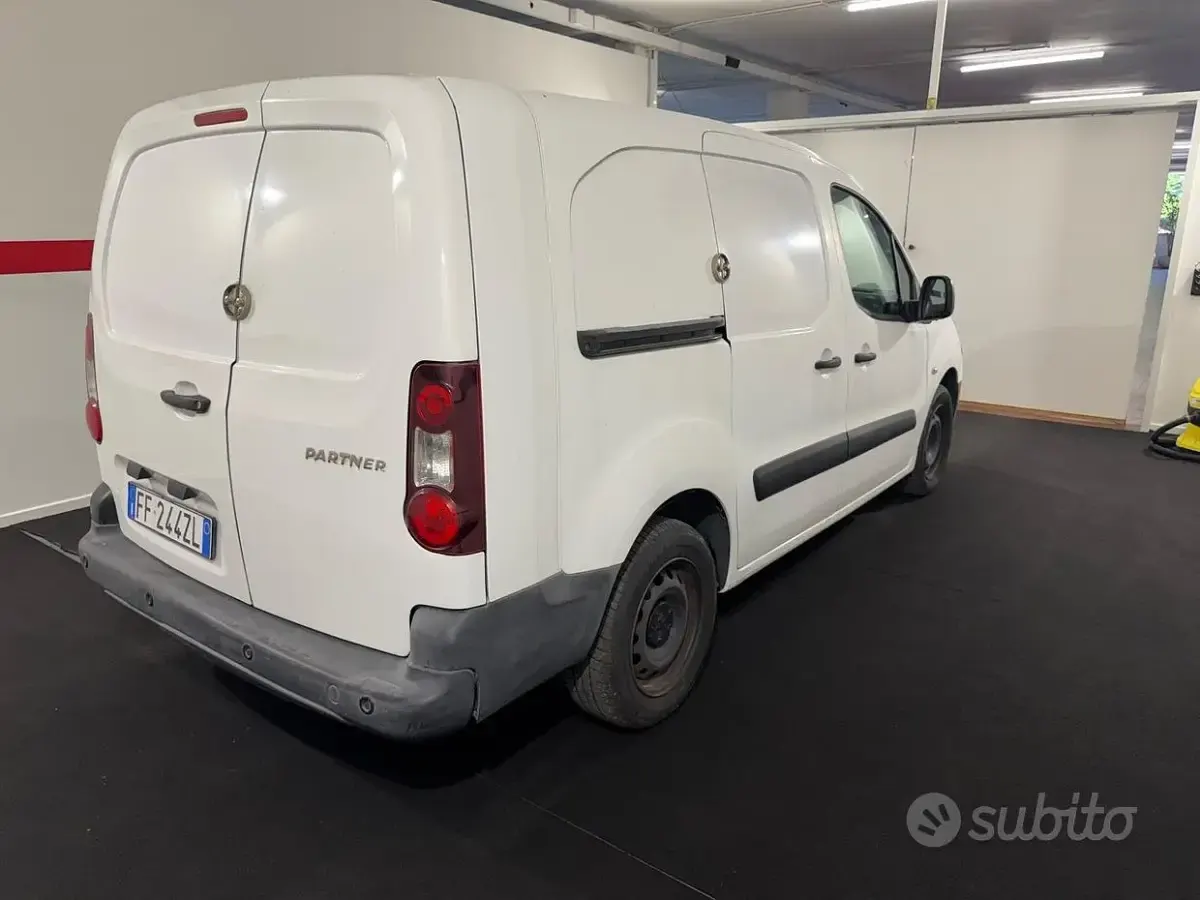 Usata Peugeot Partner Premium 99 CV (72 kW) 2016 Bianco Monovolume
