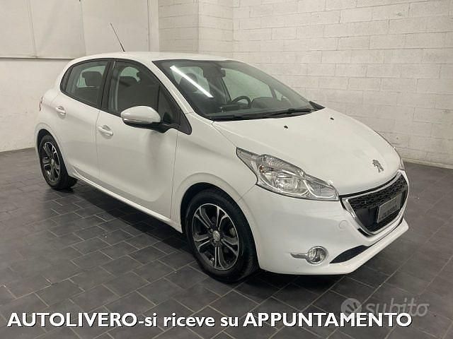 Usata Peugeot 208 Active 82 CV (60 kW) 2014 Bianco Utilitaria