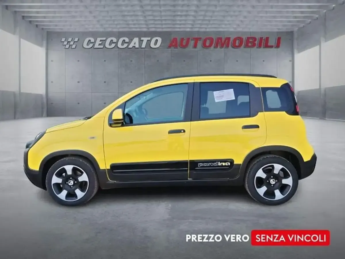 Nuova Fiat Panda Cross 65 CV (47 kW) 2026 Giallo Utilitaria