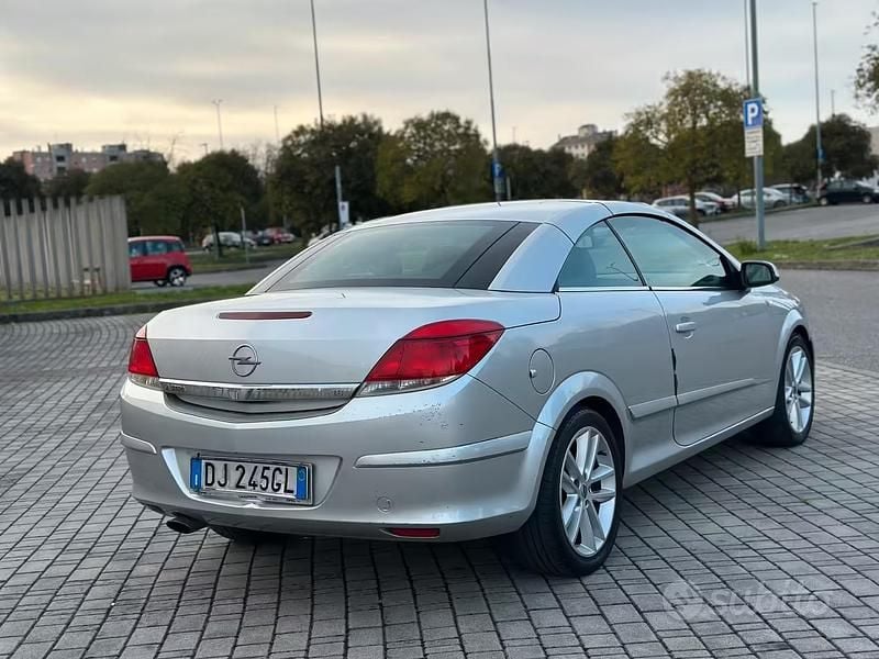 Usata Opel Astra Cabriolet 2008 Grigio Cabrio