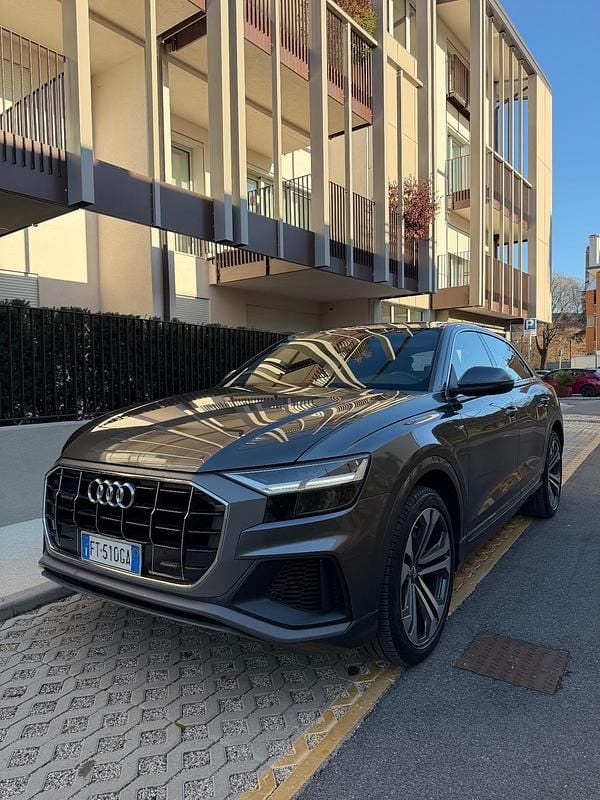 Grigio Usata 2019 Audi Q8 Sport SUV | 39.900 € (Buon prezzo) - Immagine 1/4