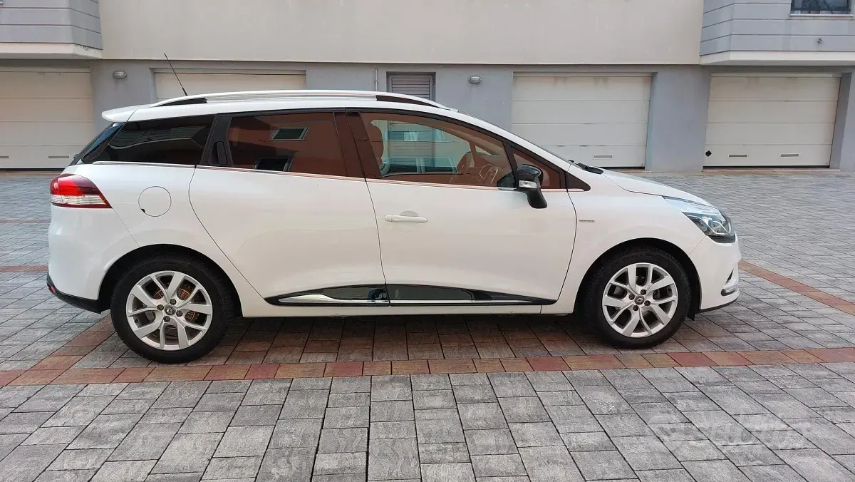 Usata Renault Clio 72 CV (52 kW) 2020 Bianco Station wagon