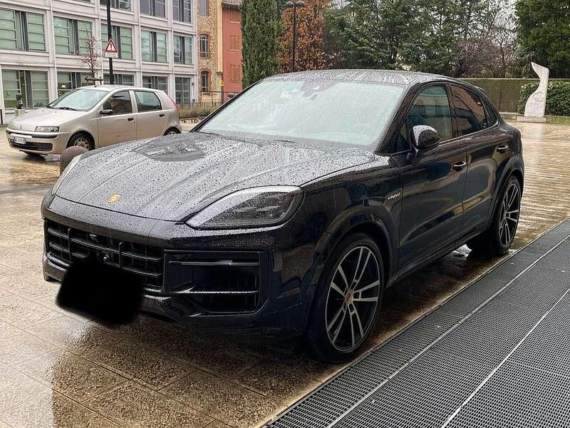 Usata Porsche Cayenne Coupe 470 CV (345 kW) 2024 Nero SUV
