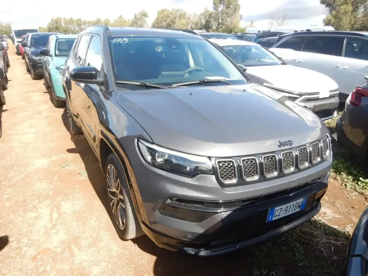 Usata Jeep Compass Summit 130 CV (95 kW) 2025 679graphite grey SUV