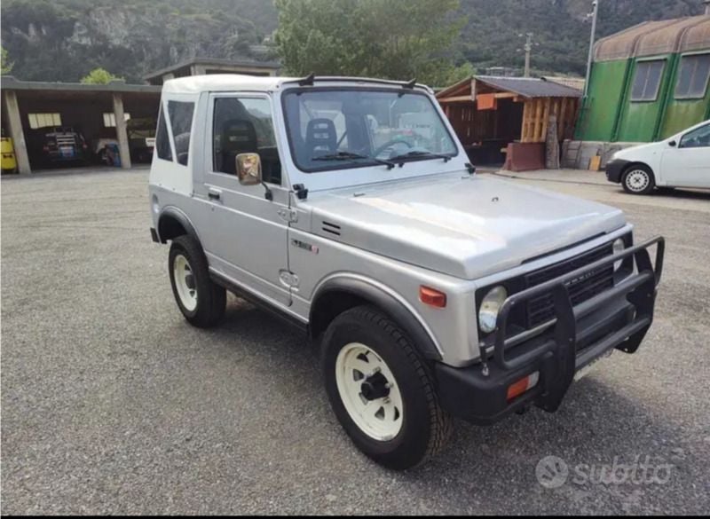 Grigio Usata 1986 Suzuki Samurai SUV | 6500 € - Immagine 1/4