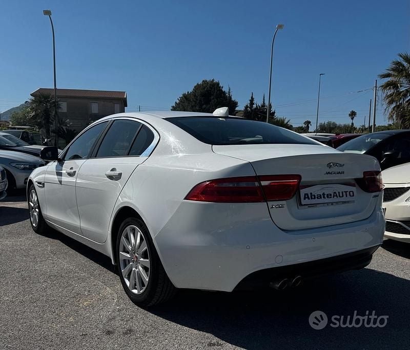Usata Jaguar XE Prestige 180 CV (132 kW) 2016 Bianco Berlina