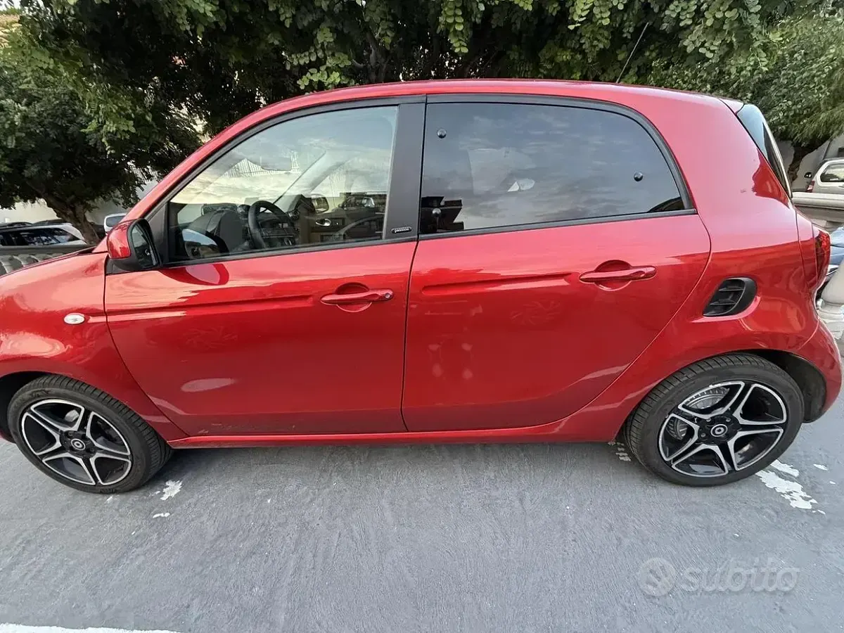 Usata Smart ForFour 90 CV (66 kW) 2017 Rosso Utilitaria