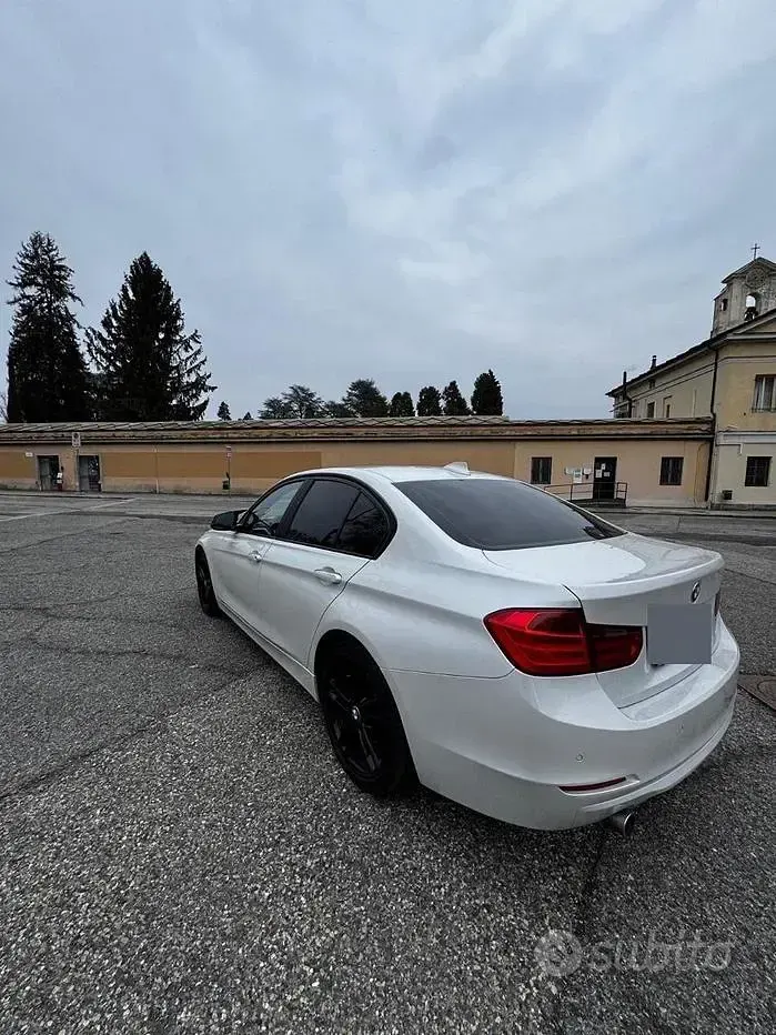Usata BMW 318 M Sport 143 CV (105 kW) 2012 Bianco Berlina