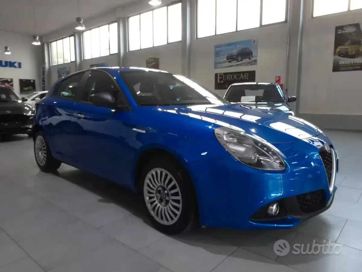 Usata Alfa Romeo Giulietta Business 120 CV (88 kW) 2018 Blu/azzurro Utilitaria