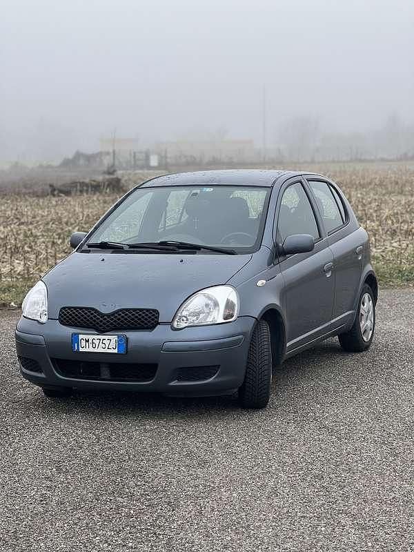Usata Toyota Yaris 65 CV (47 kW) 2004 Utilitaria
